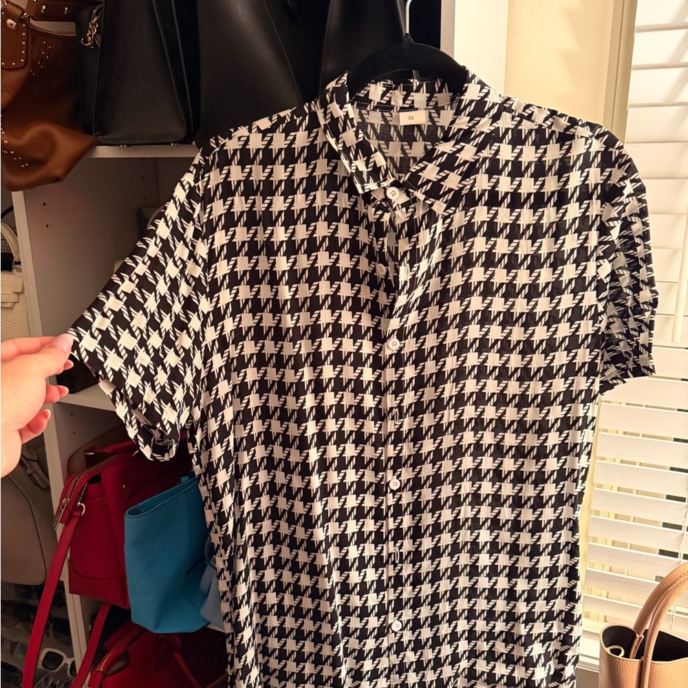 Men’s White & Black Collar Short Sleeve Shirt